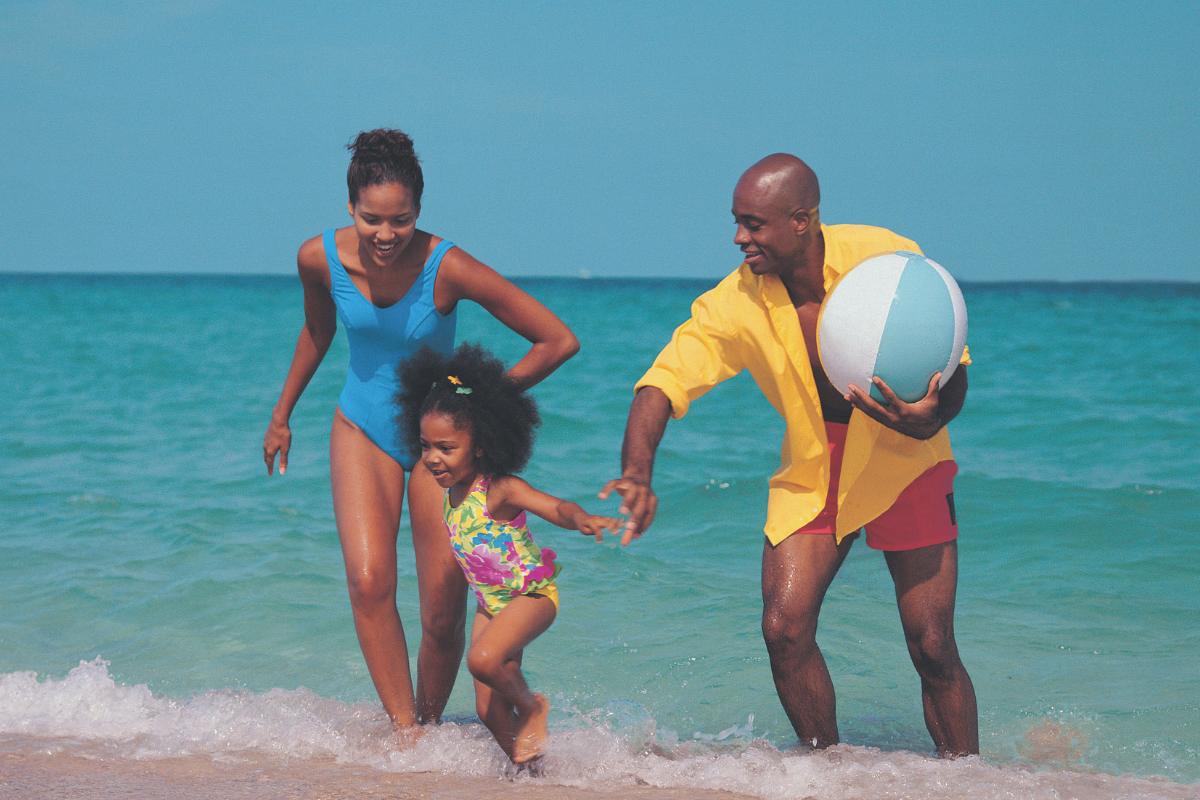 Lugares para ir no Carnaval: carnaval em família na praia